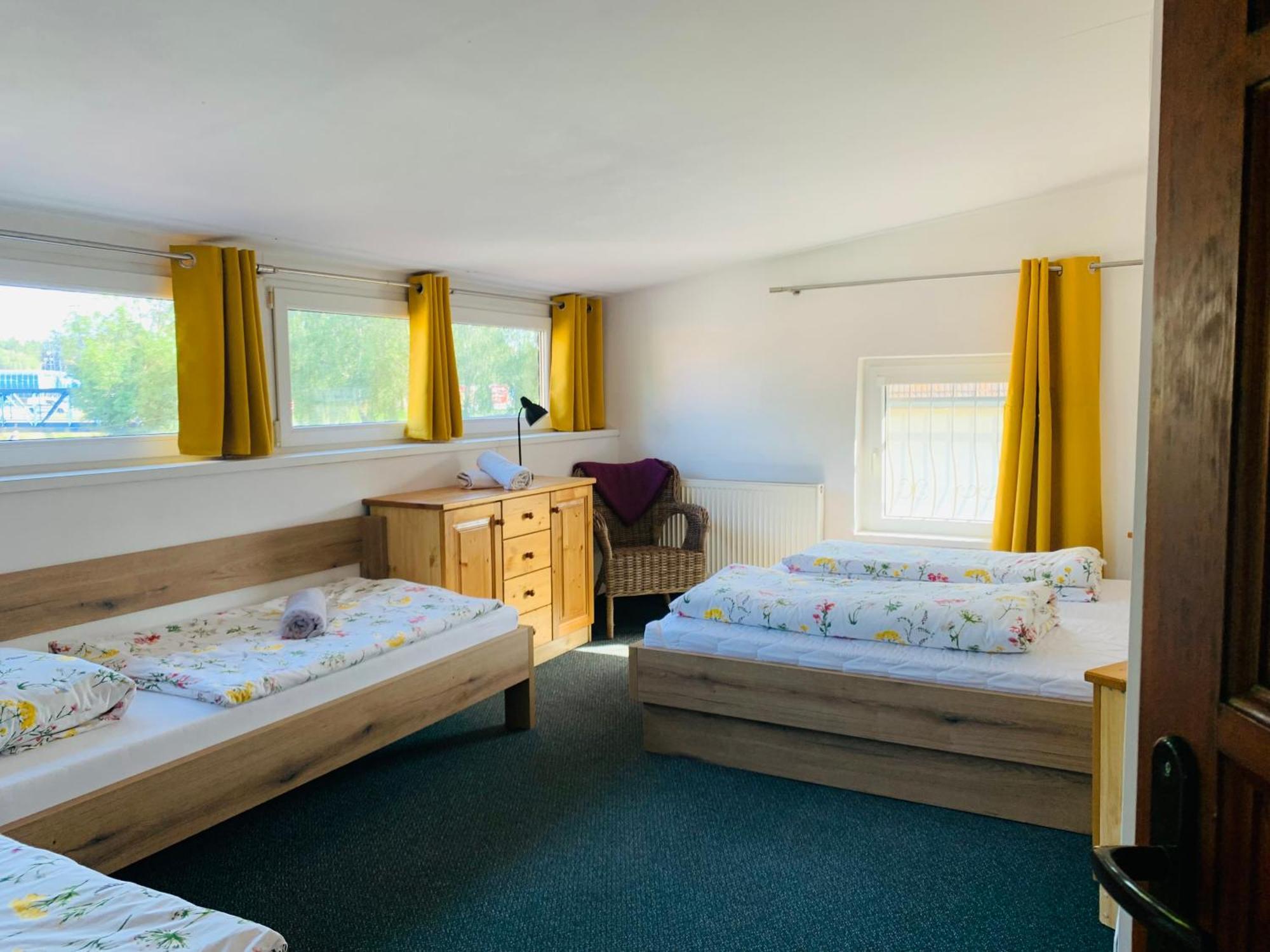 Penzión pre hostí Aqualand 3*